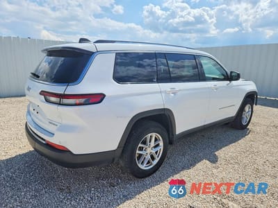 Trzecie zdjęcie samochodu z tyłu: 2023 JEEP GRAND CHEROKEE L LAREDO VIN:1C4RJJAG7P8867543 - miniatura