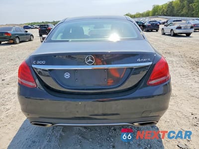 Zdjęcie 6 z 12 samochodu: 2016 MERCEDES-BENZ C 300 4MATIC VIN:55SWF4KB4GU143770 - miniatura