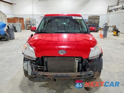 Piąte zdjęcie samochodu w środku: 2011 KIA SOUL + VIN:KNDJT2A20B7316354 - miniatura