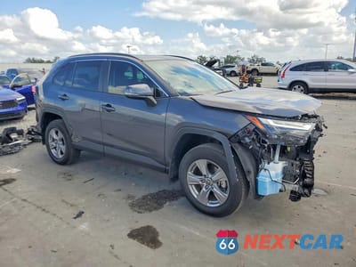 Czwarte zdjęcie samochodu z boku: 2024 TOYOTA RAV4 XLE VIN:2T3W1RFV2RW341438 - miniatura