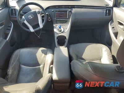 Zdjęcie 8 z 13 samochodu: 2010 TOYOTA PRIUS V VIN:JTDKN3DU7A0064871 - miniatura
