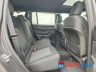 Zdjęcie 11 z 13 samochodu: 2025 JEEP GRAND CHEROKEE LAREDO VIN:1C4RJGAG8SC314845 - miniatura