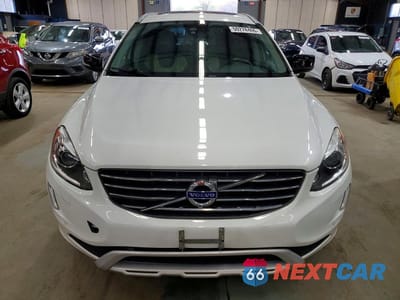 Piąte zdjęcie samochodu w środku: 2017 VOLVO XC60 T6 DYNAMIC VIN:YV449MRR1H2122654 - miniatura