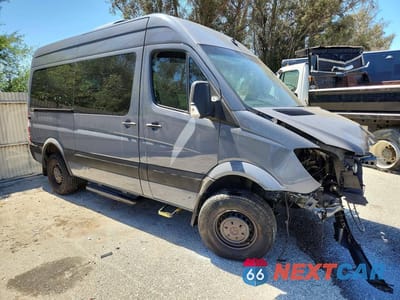 Czwarte zdjęcie samochodu z boku: 2017 MERCEDES-BENZ SPRINTER 2500 VIN:WDZPE7CD5HP547789 - miniatura