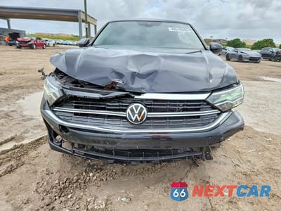 Piąte zdjęcie samochodu w środku: 2024 VOLKSWAGEN JETTA SE VIN:3VW7M7BU8RM070946 - miniatura
