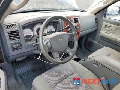 Zdjęcie 8 z 12 samochodu: 2005 DODGE DAKOTA SLT VIN:1D7HW42N55S150043 - miniatura