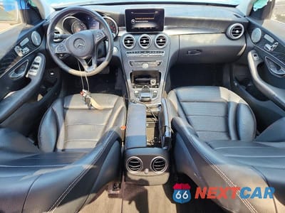 Zdjęcie 8 z 12 samochodu: 2017 MERCEDES-BENZ C300 VIN:55SWF4JB4HU196407 - miniatura