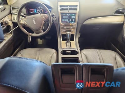 Zdjęcie 8 z 13 samochodu: 2011 LINCOLN MKX VIN:2LMDJ6JK4BBJ02968 - miniatura