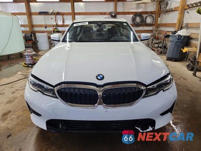 Piąte zdjęcie samochodu w środku: 2019 BMW 330I VIN:WBA5R1C58KFH05623 - miniatura