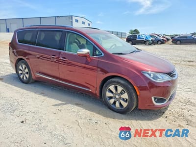 Czwarte zdjęcie samochodu z boku: 2018 CHRYSLER PACIFICA HYBRID LIMITED VIN:2C4RC1N79JR115892 - miniatura