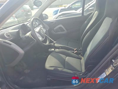Zdjęcie 7 z 11 samochodu: 2012 SMART FORTWO PURE VIN:WMEEJ3BA7CK567908 - miniatura