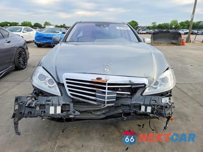 Piąte zdjęcie samochodu w środku: 2013 MERCEDES-BENZ S 400 VIN:WDDNG9FB4DA505267 - miniatura