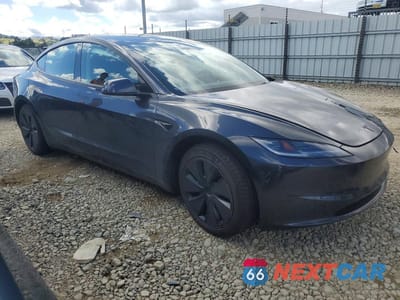 Czwarte zdjęcie samochodu z boku: 2026 TESLA MODEL 3 VIN:5YJ3E1EA7TF131308 - miniatura