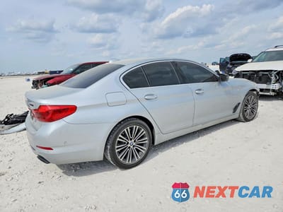 Trzecie zdjęcie samochodu z tyłu: 2017 BMW 540 XI VIN:WBAJE7C38HG890980 - miniatura