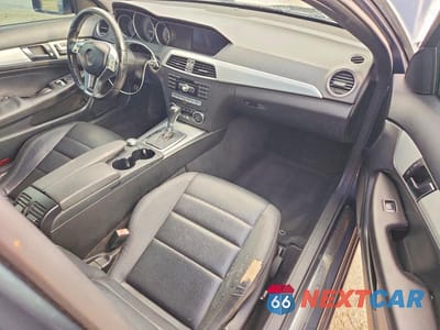 Zdjęcie 8 z 11 samochodu: 2013 MERCEDES-BENZ C 250 VIN:WDDGJ4HB9DG059818 - miniatura