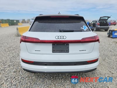 Zdjęcie 6 z 14 samochodu: 2021 AUDI E-TRON PREMIUM VIN:WA1AAAGE8MB038556 - miniatura