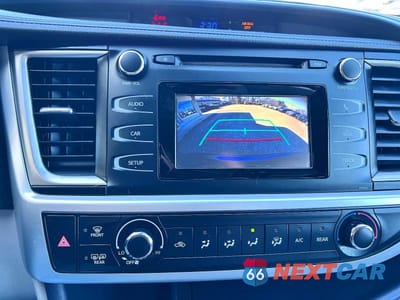 Zdjęcie 12 z 12 samochodu: 2018 TOYOTA HIGHLANDER LE VIN:5TDBZRFH0JS865615 - miniatura