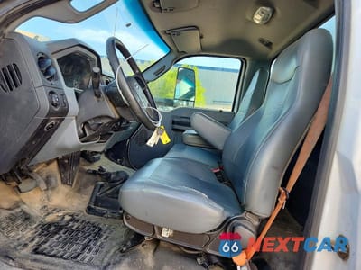 Zdjęcie 7 z 13 samochodu: 2018 FORD F650 SUPER DUTY BOX TRUCK VIN:1FDNF6DC2JDF03109 - miniatura