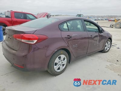 Trzecie zdjęcie samochodu z tyłu: 2018 KIA FORTE LX VIN:3KPFK4A79JE269906 - miniatura