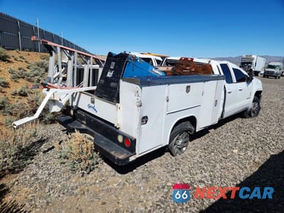 Trzecie zdjęcie samochodu z tyłu: 2018 CHEVROLET SILVERADO C3500 LT VIN:1GB5CZCG8JZ327726 - miniatura