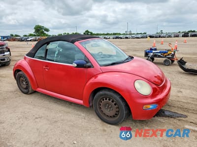 Czwarte zdjęcie samochodu z boku: 2004 VOLKSWAGEN NEW BEETLE GL VIN:3VWBM31Y24M345274 - miniatura