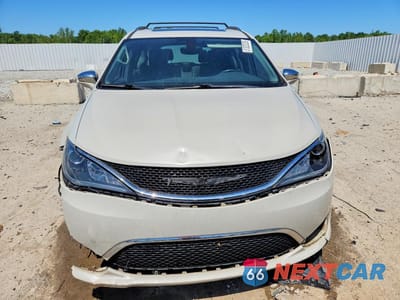 Piąte zdjęcie samochodu w środku: 2017 CHRYSLER PACIFICA LIMITED VIN:2C4RC1GG9HR656741 - miniatura