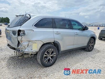 Trzecie zdjęcie samochodu z tyłu: 2019 TOYOTA HIGHLANDER LE PLUS VIN:5TDZZRFH8KS348336 - miniatura