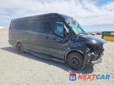 Czwarte zdjęcie samochodu z boku: 2019 MERCEDES-BENZ SPRINTER 3500 VIN:WDAPF4CD1KT013945 - miniatura