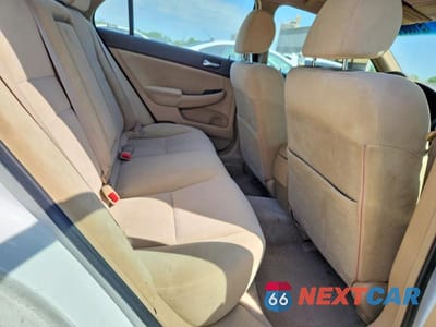 Zdjęcie 10 z 12 samochodu: 2003 HONDA ACCORD LX VIN:1HGCM56383A144296 - miniatura