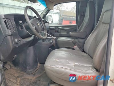 Zdjęcie 7 z 13 samochodu: 2011 CHEV EXPRESS G2500 VIN:1GCWGFFA2B1141772 - miniatura