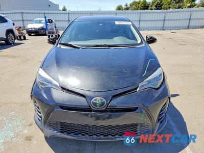 Piąte zdjęcie samochodu w środku: 2018 TOYOTA COROLLA SE VIN:2T1BURHE1JC031475 - miniatura