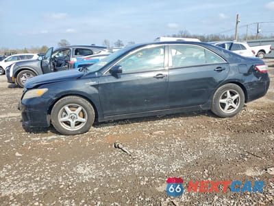 2011 TOYOTA CAMRY HYBRID BASE 4T1BB3EK0BU135498 - główne zdjęcie licytacji z USA - miniatura