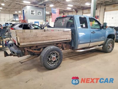 Trzecie zdjęcie samochodu z tyłu: 2012 GMC SIERRA K2500 SLE VIN:1GT220EG6CZ119891 - miniatura