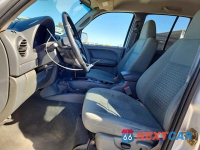 Zdjęcie 7 z 13 samochodu: 2007 JEEP LIBERTY SPORT VIN:1J4GL48KX7W603011 - miniatura