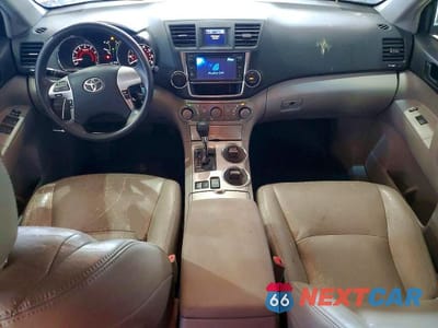 Zdjęcie 8 z 12 samochodu: 2013 TOYOTA HIGHLANDER BASE VIN:5TDBK3EH9DS197045 - miniatura