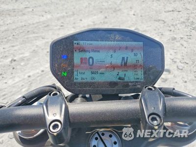 Zdjęcie 7 z 9 samochodu: 2024 DUCATI MONSTER VIN:ZDMMAMDT9RB008890 - miniatura