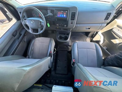 Zdjęcie 9 z 10 samochodu: 2020 NISSAN NV 2500 HD SV VIN:1N6BF0LY0LN808829 - miniatura