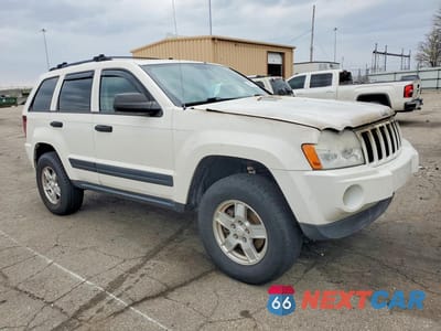 Czwarte zdjęcie samochodu z boku: 2006 JEEP GRAND CHEROKEE LAREDO VIN:1J4HR48N06C212771 - miniatura