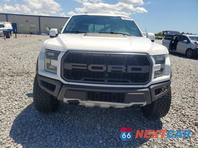 Piąte zdjęcie samochodu w środku: 2018 FORD F150 RAPTOR VIN:1FTEX1RG0JFD39069 - miniatura