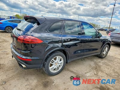 Trzecie zdjęcie samochodu z tyłu: 2017 PORSCHE CAYENNE VIN:WP1AA2A20HKA83554 - miniatura