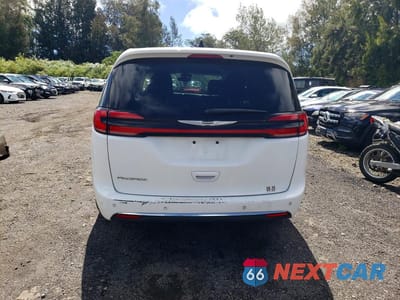 Zdjęcie 6 z 13 samochodu: 2023 CHRYSLER PACIFICA TOURING L VIN:2C4RC1BGXPR550143 - miniatura