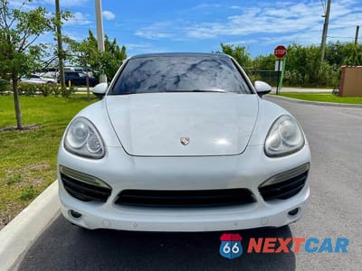 Zdjęcie 13 z 14 samochodu: 2014 PORSCHE CAYENNE VIN:WP1AA2A24ELA95373 - miniatura