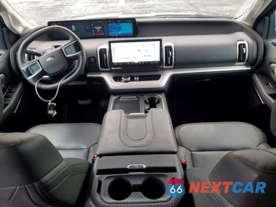 Zdjęcie 8 z 13 samochodu: 2025 FORD EXPEDITION ACTIVE VIN:1FMJU1J87SEA42038 - miniatura