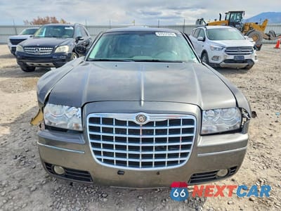 Piąte zdjęcie samochodu w środku: 2009 CHRYSLER 300 TOURING VIN:2C3LK53VX9H555448 - miniatura