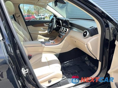Piąte zdjęcie samochodu w środku: 2021 MERCEDES-BENZ GLC 300 4MATIC VIN:W1N0G8EB9MV311190 - miniatura