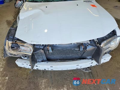 Zdjęcie 11 z 12 samochodu: 2016 CHRYSLER 300C VIN:2C3CCAKG2GH344122 - miniatura