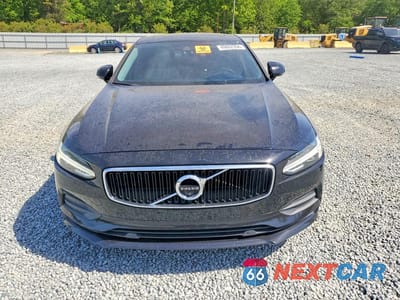 Piąte zdjęcie samochodu w środku: 2018 VOLVO S90 T5 MOMENTUM VIN:LVY982AK2JP006668 - miniatura
