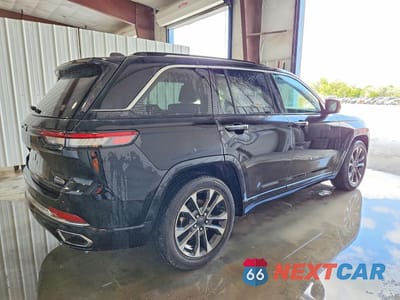 Trzecie zdjęcie samochodu z tyłu: 2023 JEEP GRAND CHEROKEE OVERLAND VIN:1C4RJHDG7P8741445 - miniatura