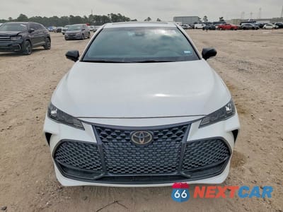 Piąte zdjęcie samochodu w środku: 2020 TOYOTA AVALON XSE VIN:4T1EZ1FB2LU041636 - miniatura