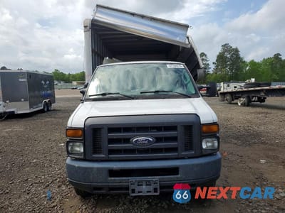 Piąte zdjęcie samochodu w środku: 2016 FORD E350 BOX TRUCK VIN:1FDWE3FL1GDC21314 - miniatura